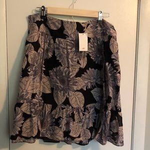 Black H&M flower print skirt NWT